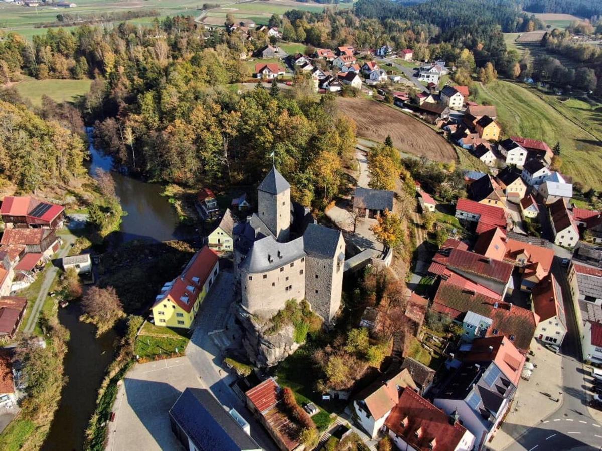 Ferienwohnung Und Sommerhaus Unter Der Burg Falkenberg  Extérieur photo
